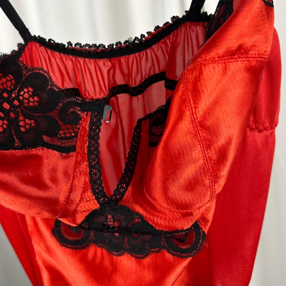 Vintage Elizabeth Gordon Red Nylon Lace Teddy Made in Canada - Picture 15 of 16